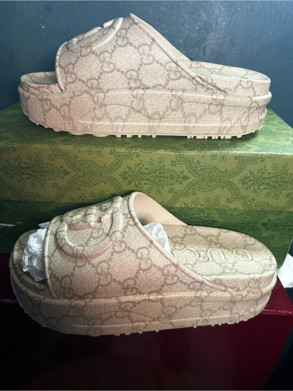 Gucci Beige Monogram Platform Slides